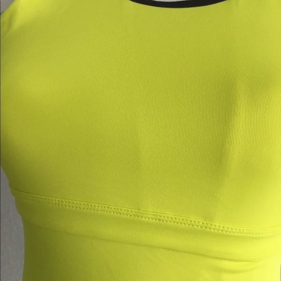 Mountain Hardware active wear top., petite small. - Picture 7 of 8